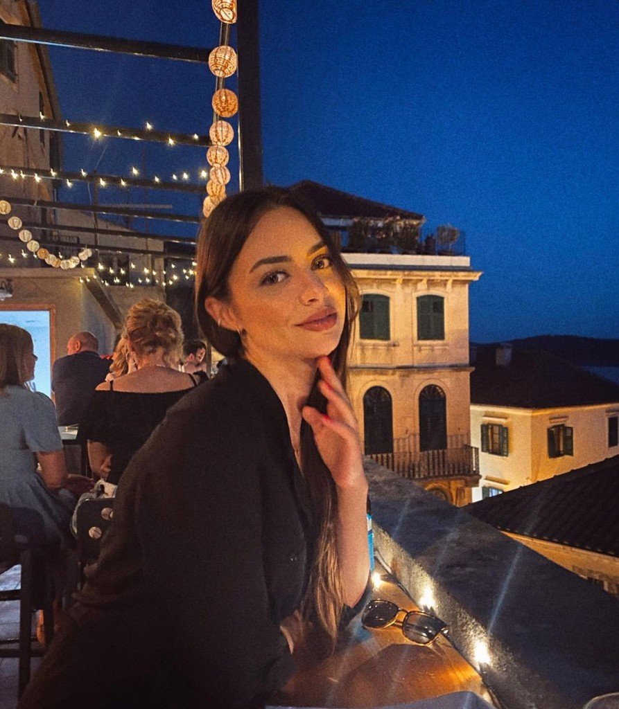 Karolina Profile image 4
