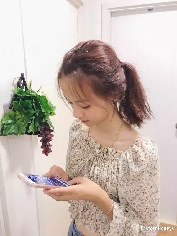 Natchaya Profile image 1
