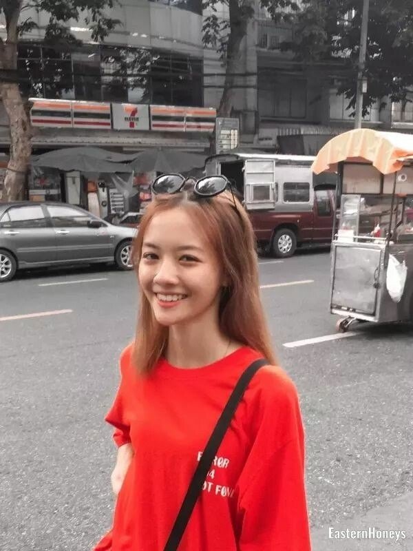 Natchaya Profile image 2