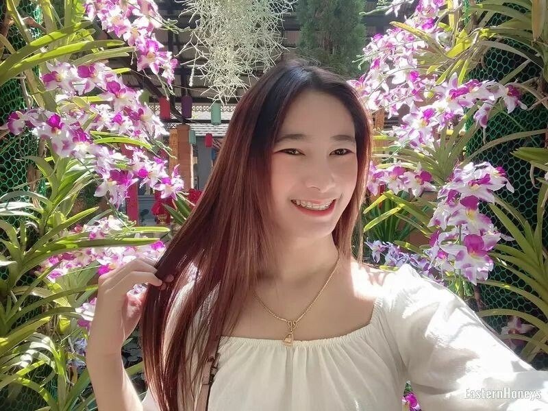 Mia Profile image 2