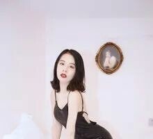 Claire Profile image 3