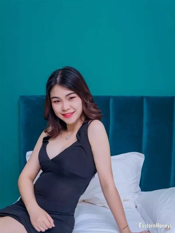Emily Profile image 3