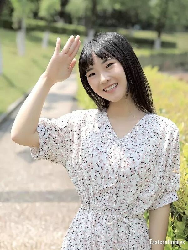 Ella Profile image 2
