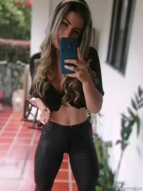 Nasly Karina Profile image 1