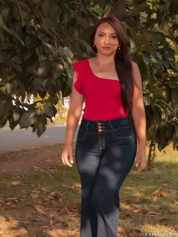 Claudia Profile image 1
