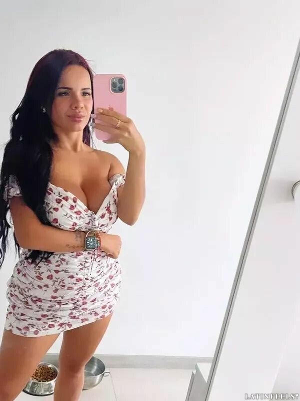 Valeria Profile image 4