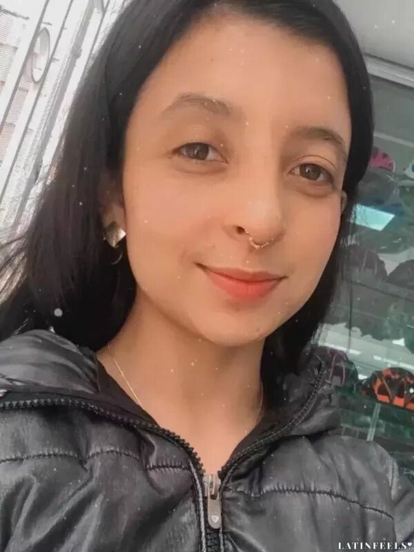 Estefania Profile image 4