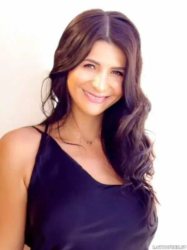 Romina Profile image 4