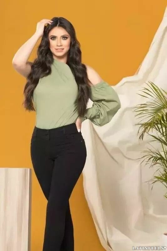 Sandra Profile image 2