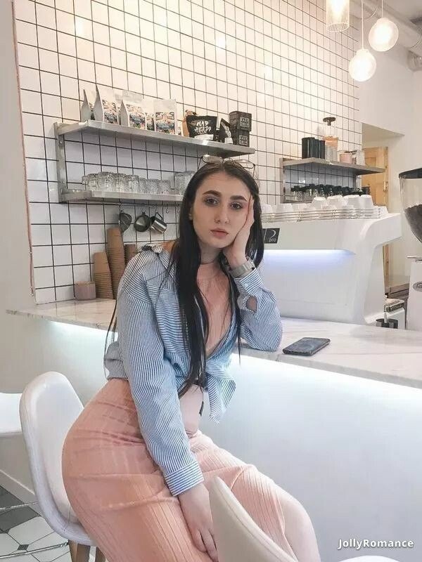 Elisabeth Profile image 2