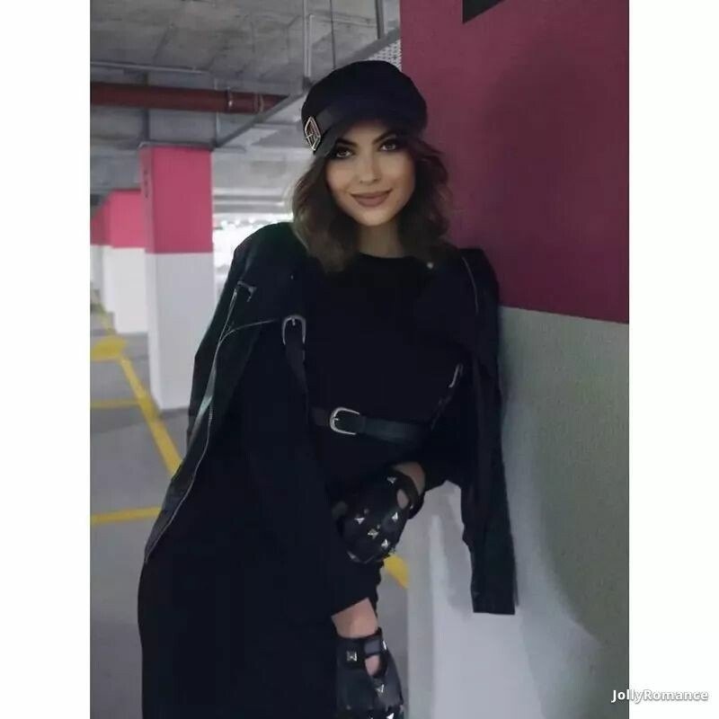 Clarissa Profile image 5