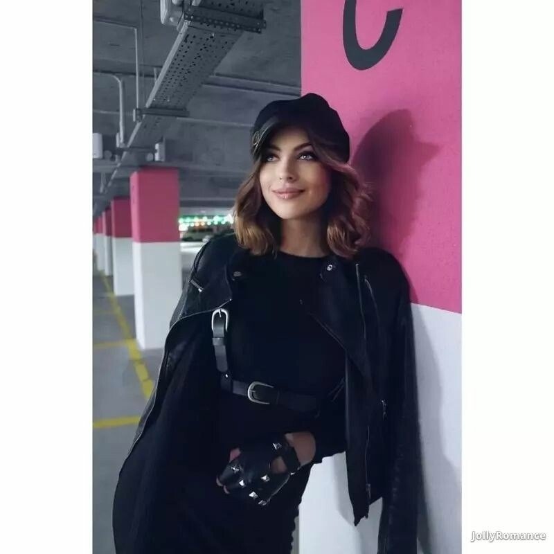 Clarissa Profile image 4