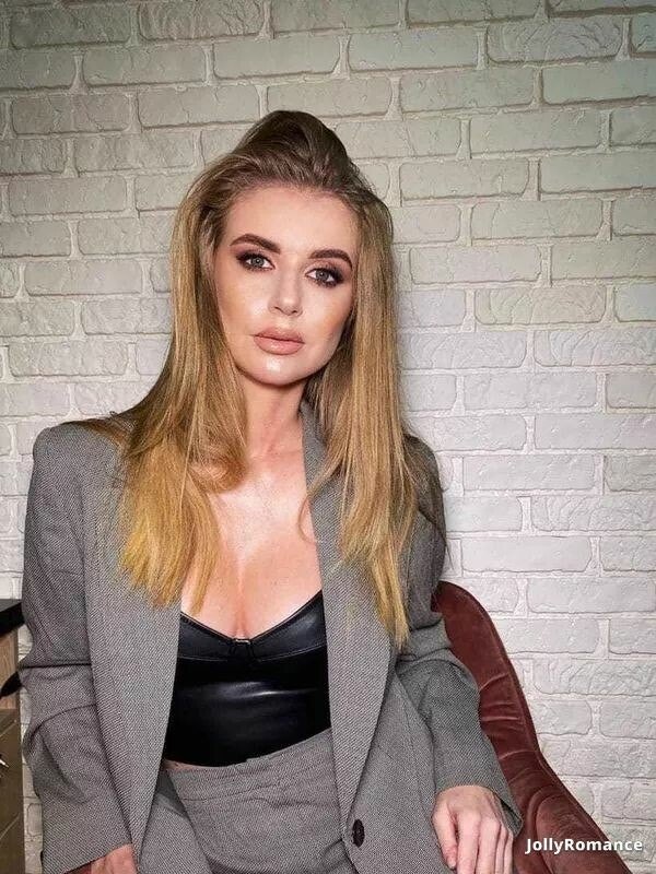 Leslie Profile image 5