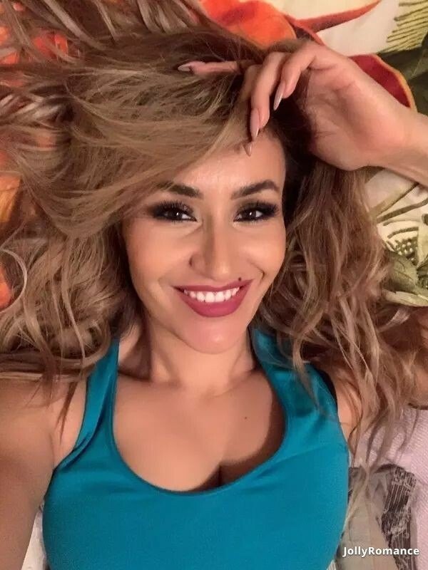 Anna Profile image 1