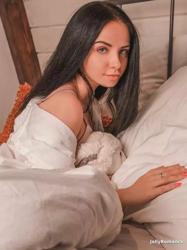 Leah Profile image 1