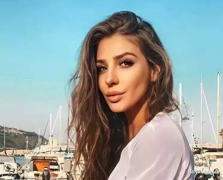 Lexi Profile image 1