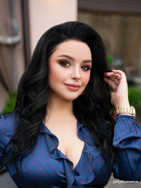 Clara Profile image 1