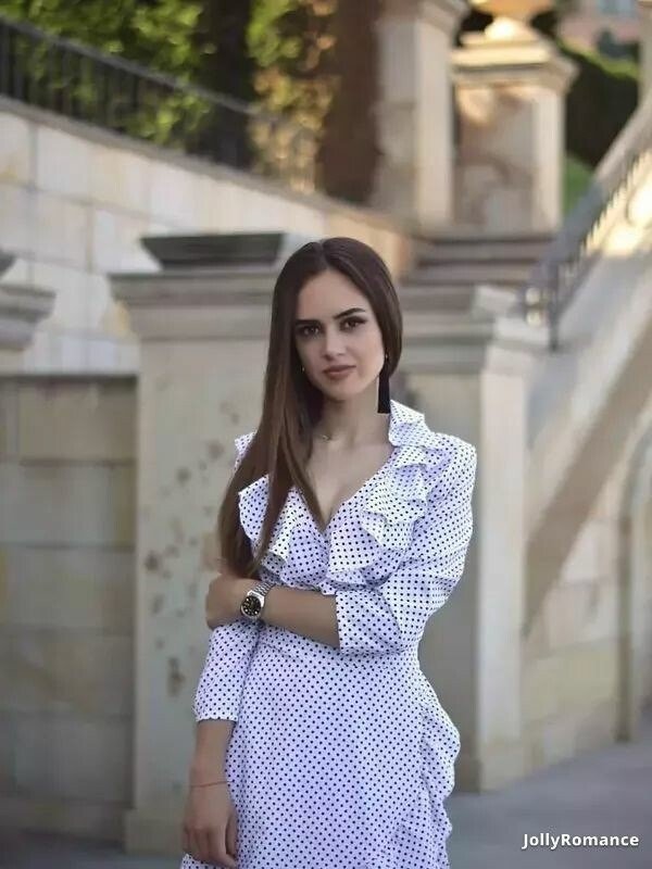 Elena Profile image 2