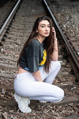 Elena Profile image 1