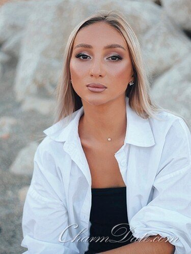 Nastasia Profile image 1
