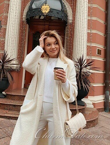 Yana Profile image 2