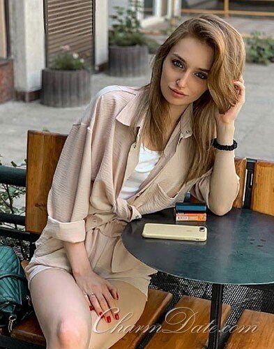 Yana Profile image 3